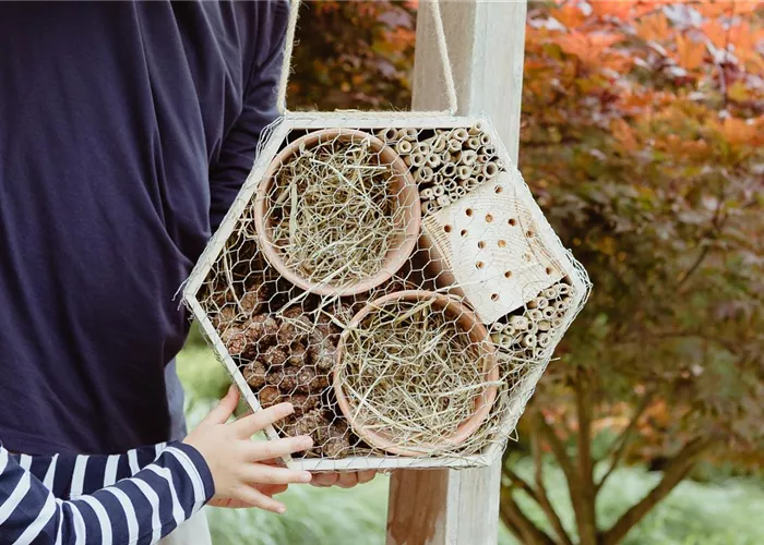 Ein Insektenhotel im Garten - Urlaub für kleine Nützlinge.